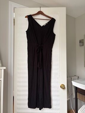 NWOT Fat Face Black Sleeveless V-Neck Jumpsuit with Tie Waist